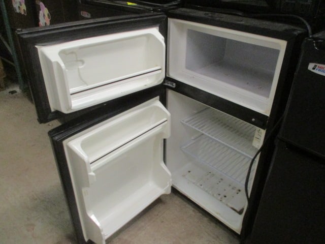 Micro Fridge Compact Refrigerator/Microwave Combo with Safe Plug - 6