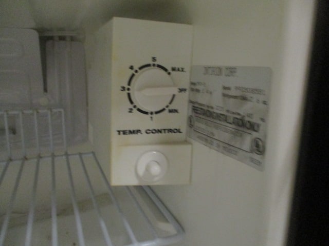 Micro Fridge Compact Refrigerator/Microwave Combo with Safe Plug - 9