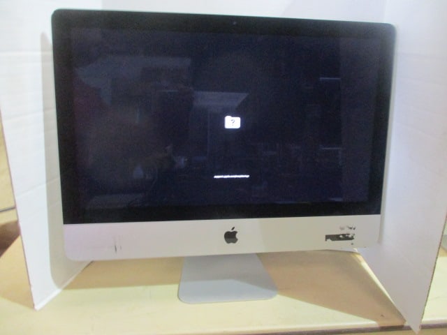Apple A1418 iMac All-in-One Desktop: Does Not Have Power Cord-Powered on with Test Cord, Per IT Dept. Does not have operating system, Serial #D25540ZJGG7F, EMC #2833, small chip upper left corner