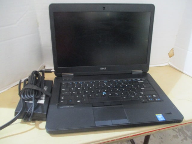 Dell Latitude 5440 Laptop with Power Cord (1 of 6)