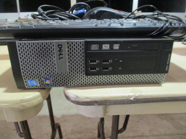 Dell Optiplex 7020 CPU, 22" Monitor, Keyboard, Mouse and Power Cords - 7