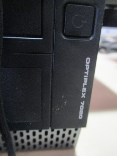 Dell Optiplex 7020 CPU, 21" Monitor, Keyboard, Mouse and Power Cords - 7