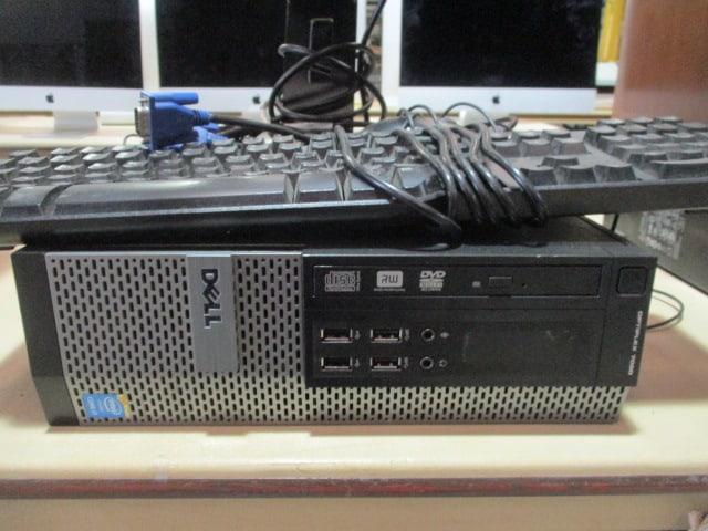 Dell Optiplex 7020 CPU, 19" Monitor, Keyboard, Mouse and Power Cords - 6