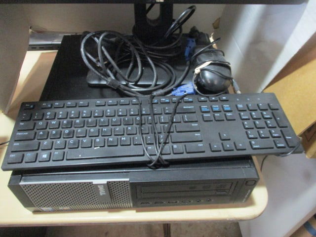 Dell Optiplex 7010 CPU, 22" Monitor, Keyboard, Mouse and Power Cords - 2