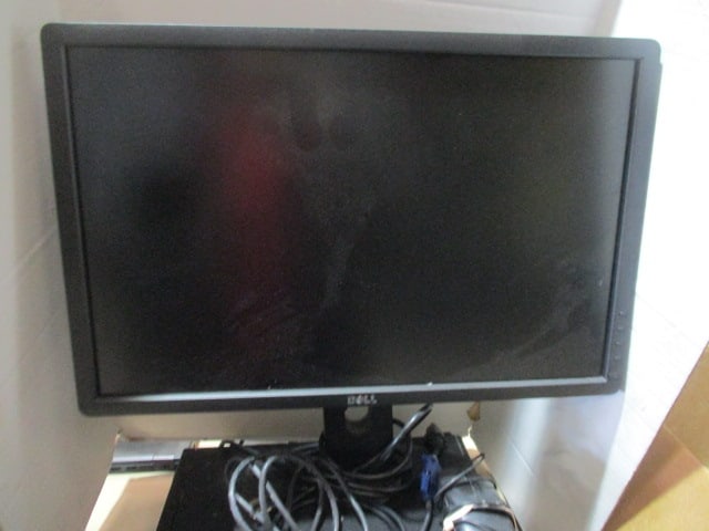 Dell Optiplex 7010 CPU, 22" Monitor, Keyboard, Mouse and Power Cords - 3