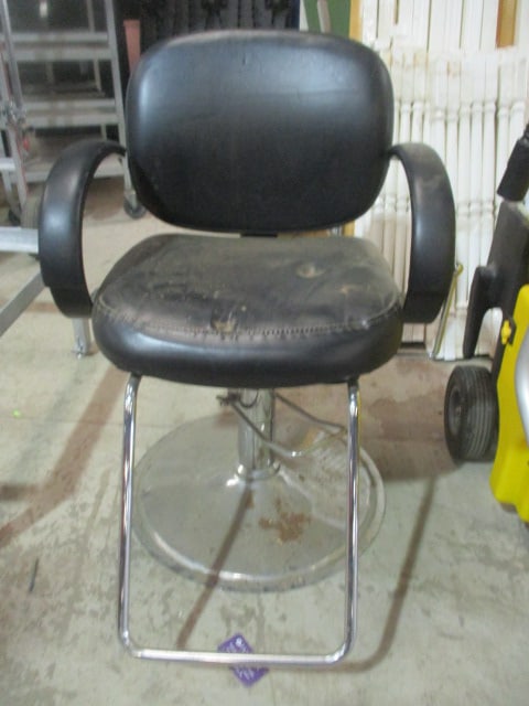 Black Vinyl Salon Chair (1 of 10)