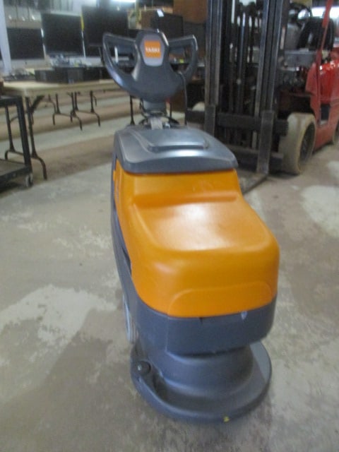 Taski Swingo 455 Compact Scrubber Dryer - 3