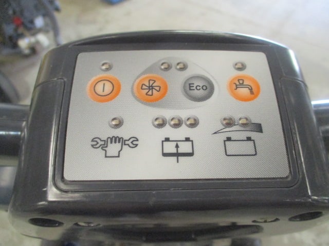 Taski Swingo 455 Compact Scrubber Dryer - 6