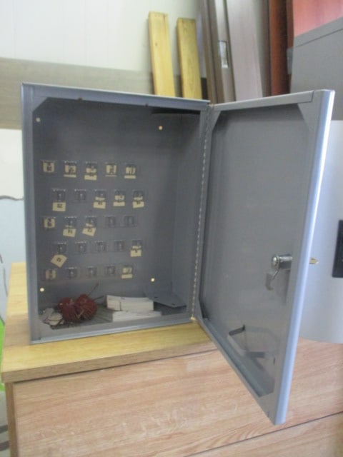 Metal Locking Key Box (1 of 6)