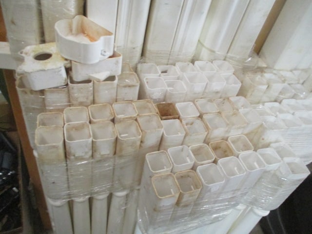 White PVC Pickets and Hand/Bottom Rails - 3