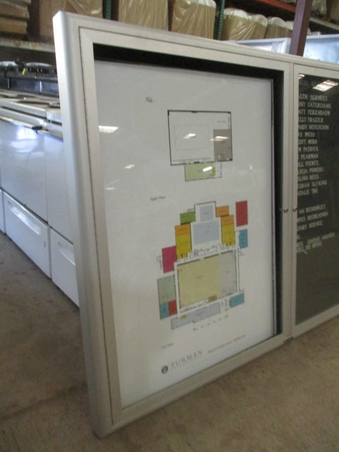 Claridge 6' Aluminum Locking Enclosed Wall Mount Bulletin Board - 2