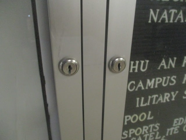 Claridge 6' Aluminum Locking Enclosed Wall Mount Bulletin Board - 4