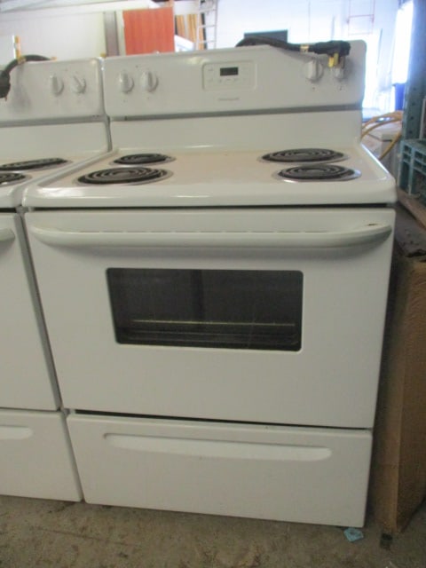 Frigidaire Electric Coil Eye Stove (1 of 8)