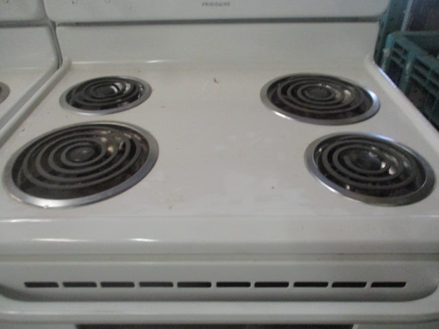 Frigidaire Electric Coil Eye Stove - 4