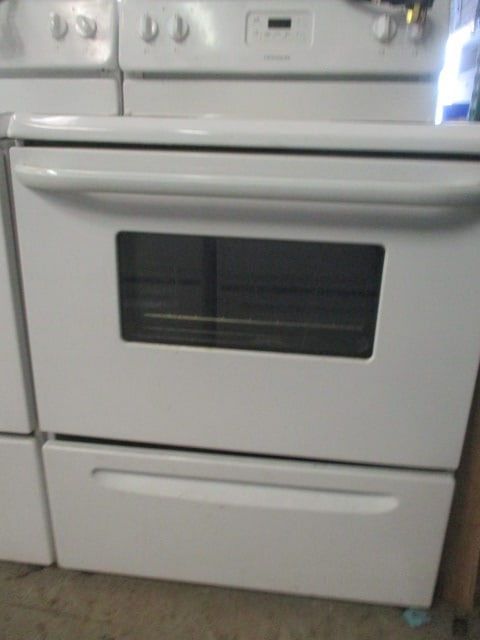 Frigidaire Electric Coil Eye Stove - 5