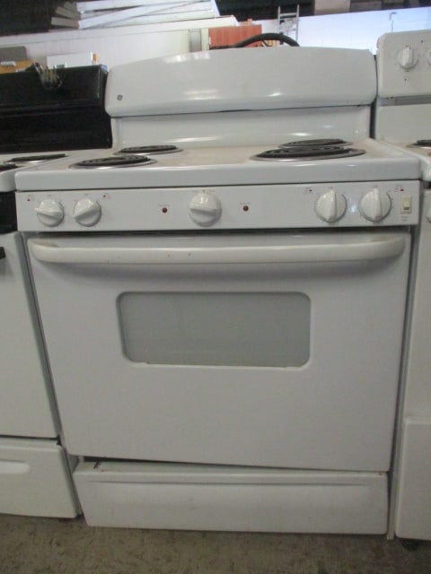 GE Electric Coil Eye Stove (1 of 10)