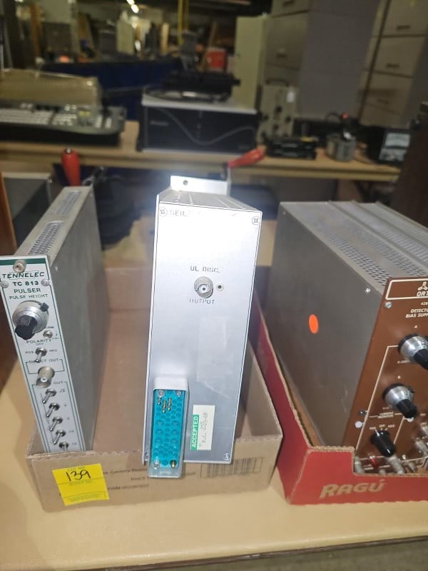 Ortec 420 Timing Single Channel Analyzer and Tennelec TC 813 Pulser: . 