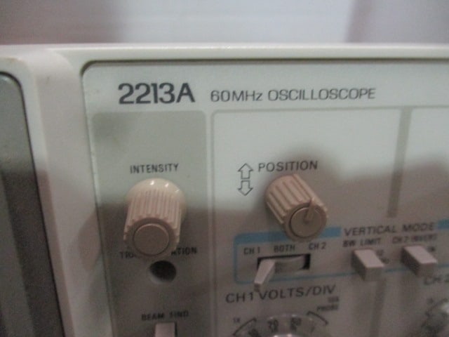 Tektronix 2213A 60MHz Oscilloscope - 3