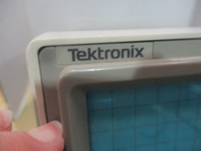 Tektronix 2213A 60MHz Oscilloscope - 5