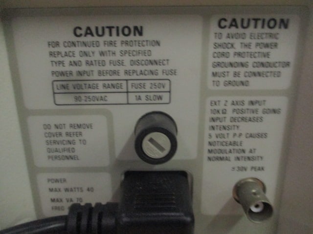 Tektronix 2213A 60MHz Oscilloscope - 7