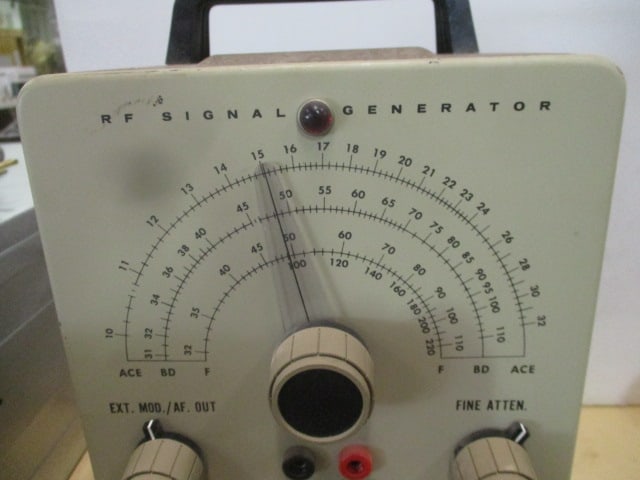 HealthKit Model IGW-19 RF Signal Generator - 2