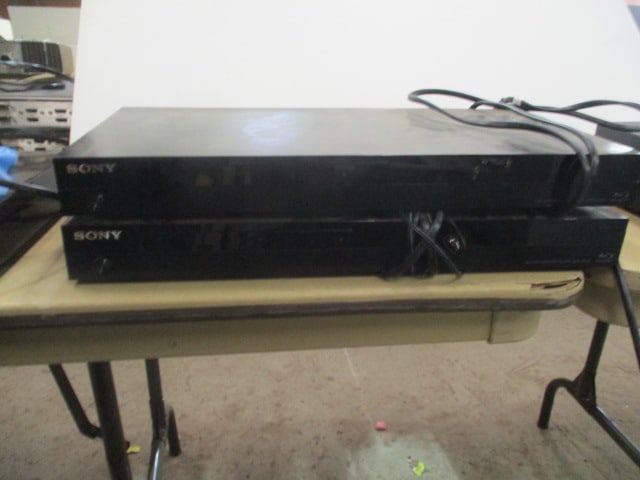 Two Sony Blu-Ray Players (1 of 6)