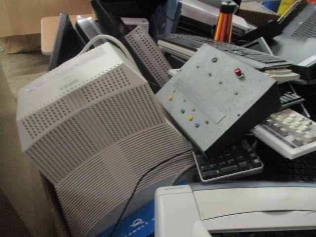 Gaylord FULL of Old Electronic/Computer Components - 8