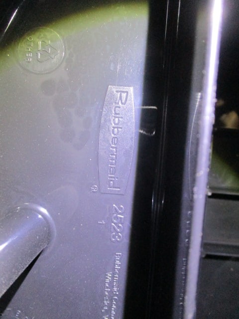 Rubbermaid Kitchen Stool - 6