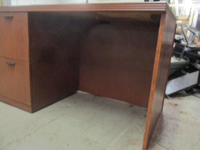 Krug Desk and Rolling Task Chair - 6