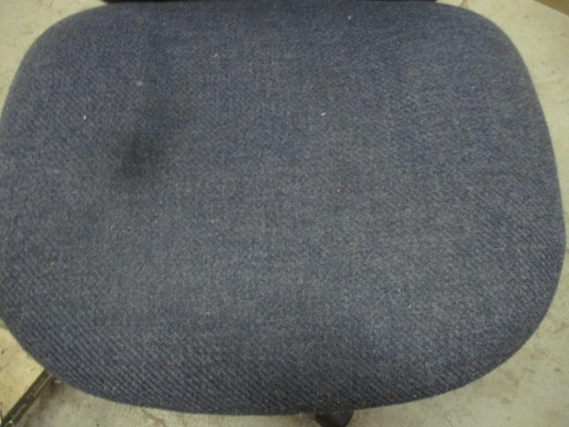 Krug Desk and Rolling Task Chair - 9