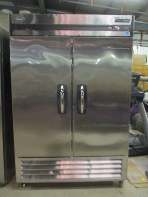 Norlake Advant Edge Model F49-S Two Door Reach-In Freezer (1 of 13)