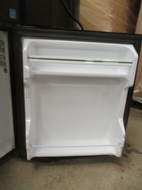 Micro Fridge Compact Refrigerator/Microwave Combo with Safe Plug - 10