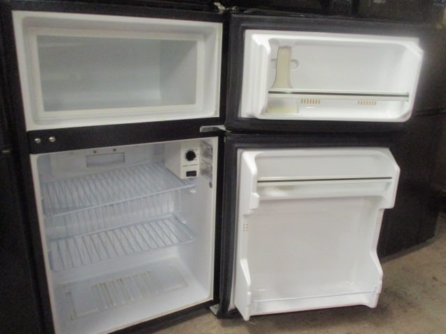 Micro Fridge Compact Refrigerator/Microwave Combo with Safe Plug - 6