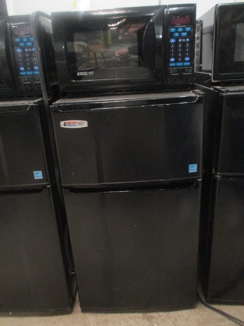 Micro Fridge Compact Refrigerator/Microwave Combo with Safe Plug (1 of 12)