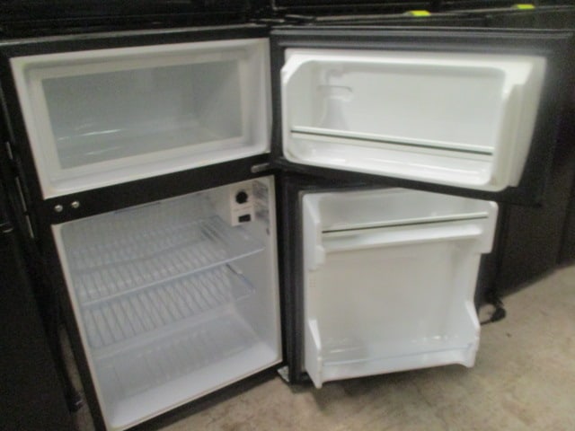 Micro Fridge Compact Refrigerator/Microwave Combo with Safe Plug - 6