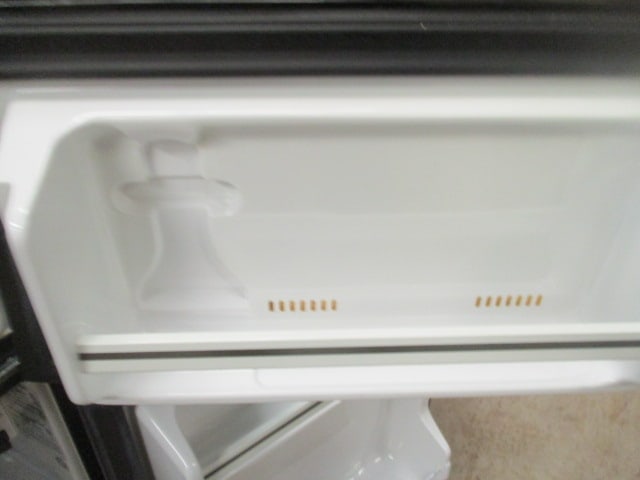 Micro Fridge Compact Refrigerator/Microwave Combo with Safe Plug - 7