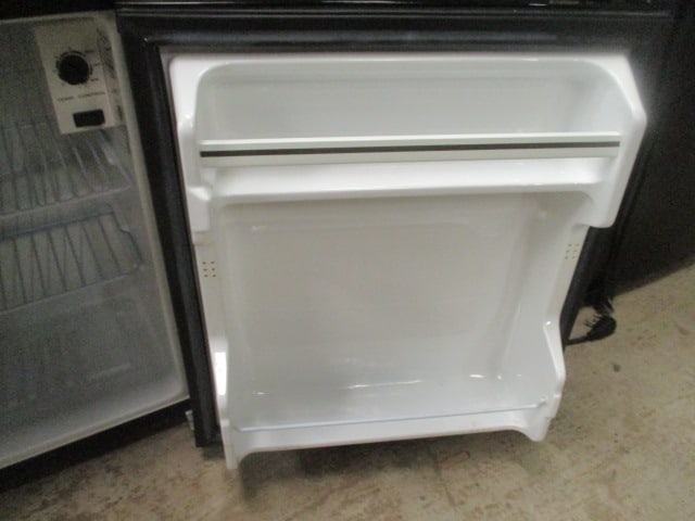 Micro Fridge Compact Refrigerator/Microwave Combo with Safe Plug - 9