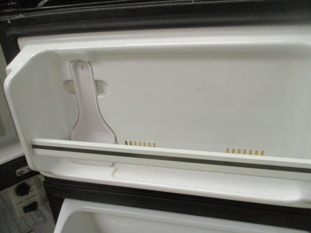 Micro Fridge Compact Refrigerator/Microwave Combo with Safe Plug - 7