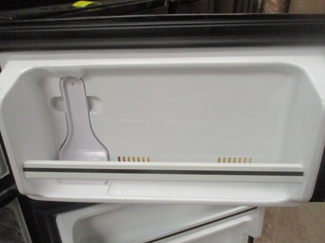 Micro Fridge Compact Refrigerator/Microwave Combo with Safe Plug - 7