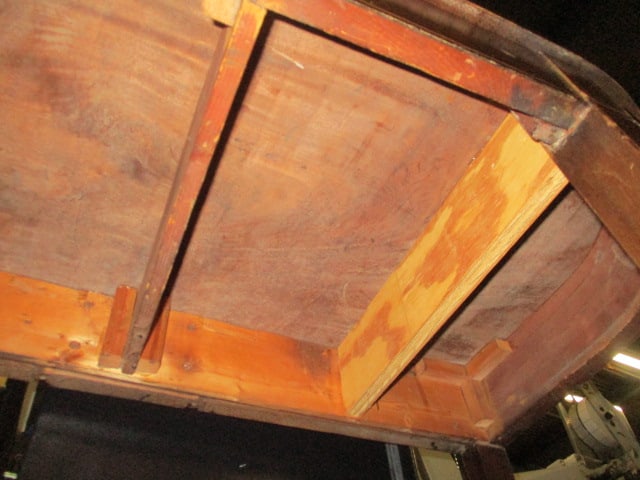 Mahogany Console Table with Inlaid Band Design - 6