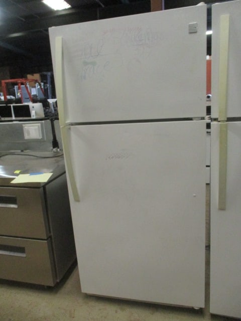 Kenmore White Top Mount Refrigerator (1 of 12)