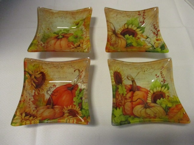 Decorative Glass Autumn Breeze Serving Dishes (4): 5" x 5" 