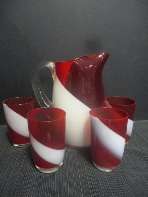 Fukuoka Japan Multi Glass Red & White Design 8" Pitcher &: 4 (4") Tumblers
