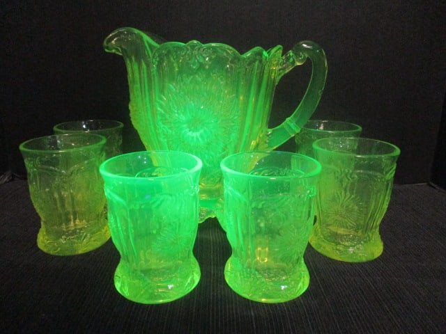 Mosser Glass 'Dalia' Uranium Glass Yellow Pitcher 8" &: 6 (4") Tumblers 