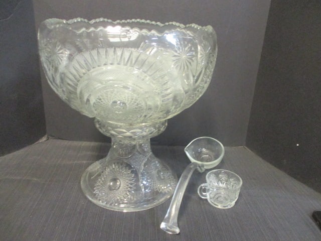 Heisey Sunburst Glass Punchbowl Set w/stand/20 Cups/Ladle: . 
