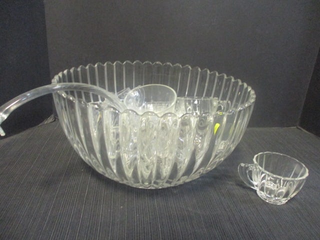 Heisey 'Crystolite' Punch Bowl Set w/12 Cups & Ladle: Fluted Design 