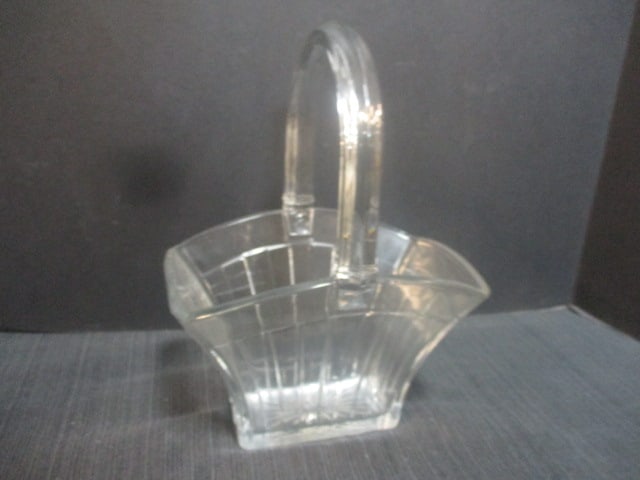 Heisey Glass Recessed Panel Basket: . 