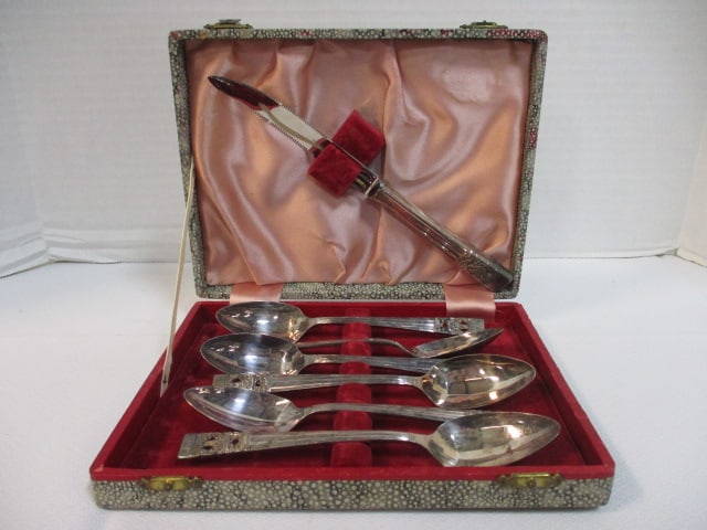 Community Silverplate Grapefruit Set in Presentation Box: . 