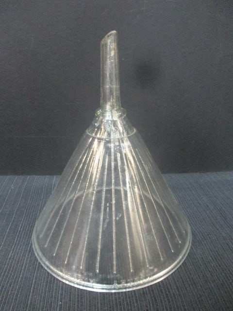 Mooney Air Vent Ribbed/Fluted Glass Funnel: 32 OZ. 