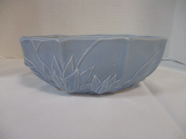McCoy Art Pottery Lotus Planter (Blue Glaze): 9 x 6 x 3 